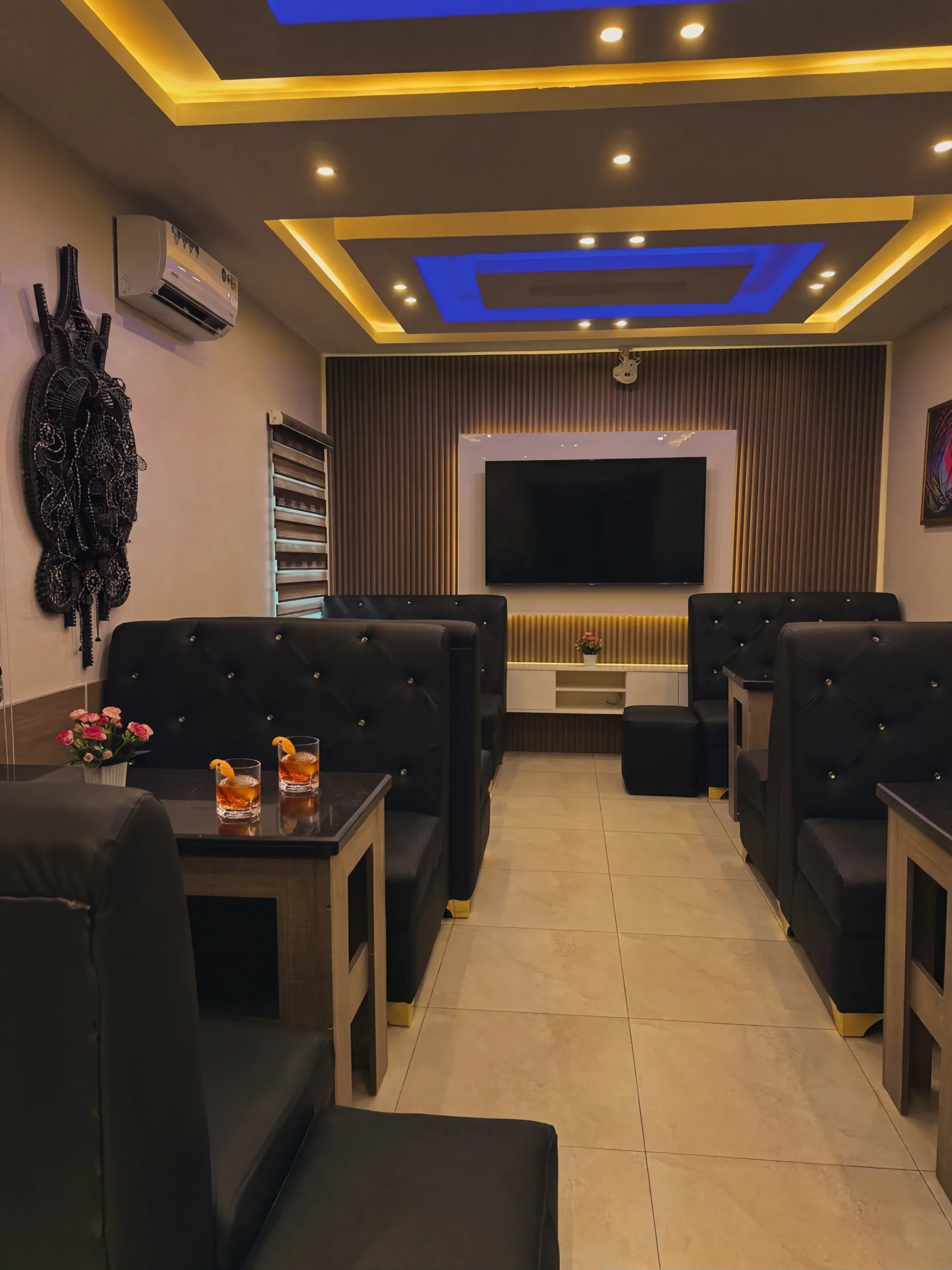 mitos-lounge-ambiance.png